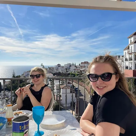 5 Bed Family With Pool Vakantiehuis Nerja