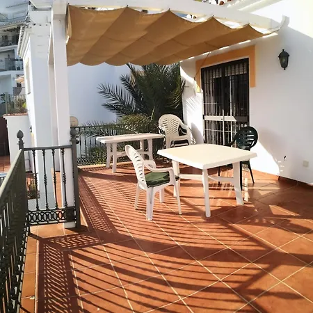 Сasa de vacaciones 5 Bed Family With Pool
